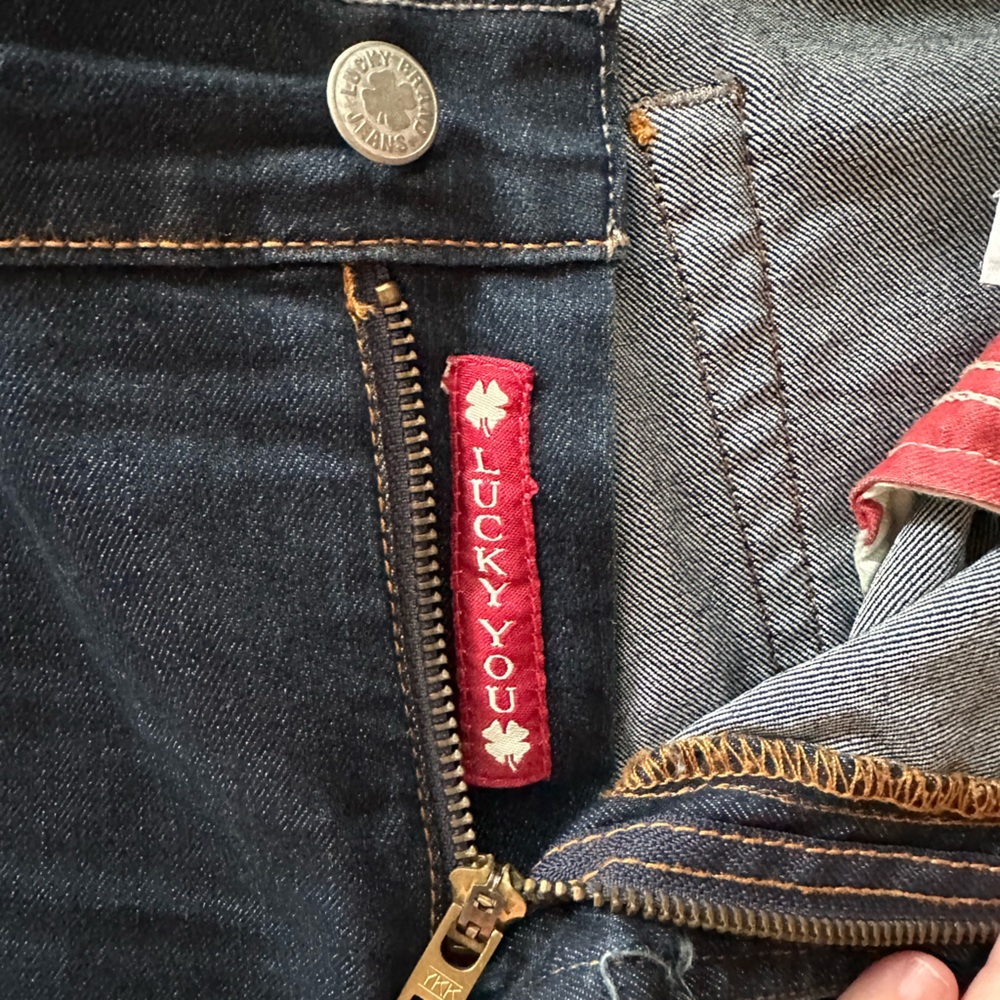 Women's Lucky Brand blue jeans. Size 12/31, "sweet n straight". Ankle jeans.